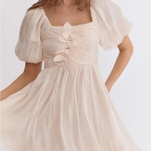 entro Cream Puff Sleeve Mini Dress